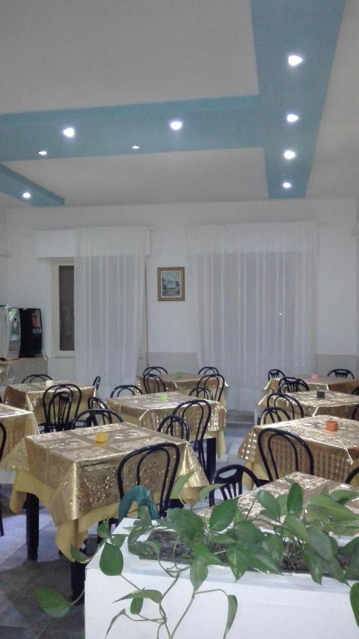 Hotel Villa Lorena Rimini Bagian luar foto