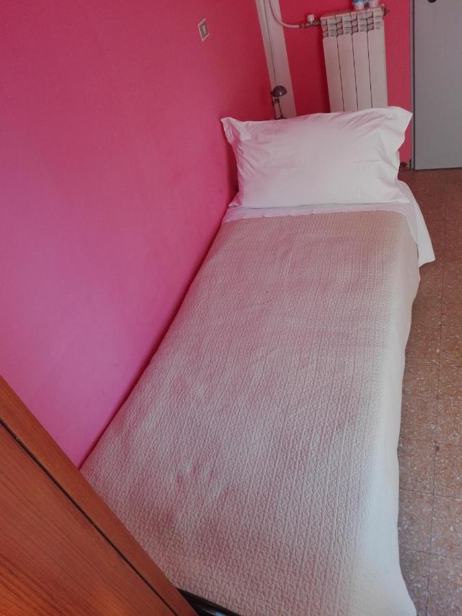 Hotel Villa Lorena Rimini Bagian luar foto