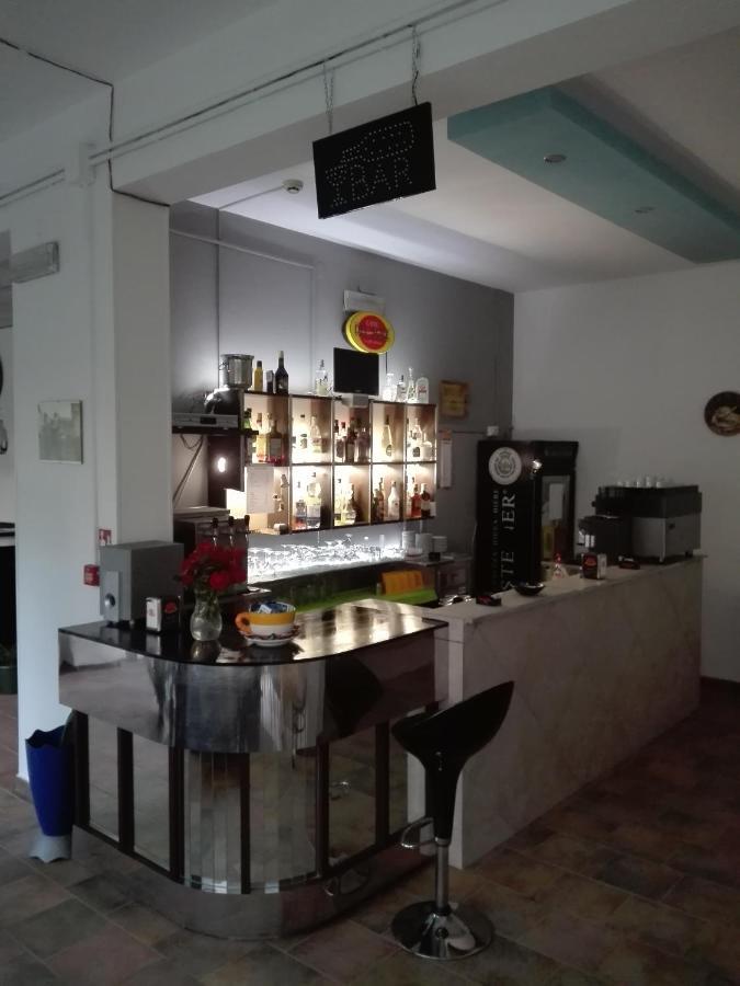 Hotel Villa Lorena Rimini Bagian luar foto
