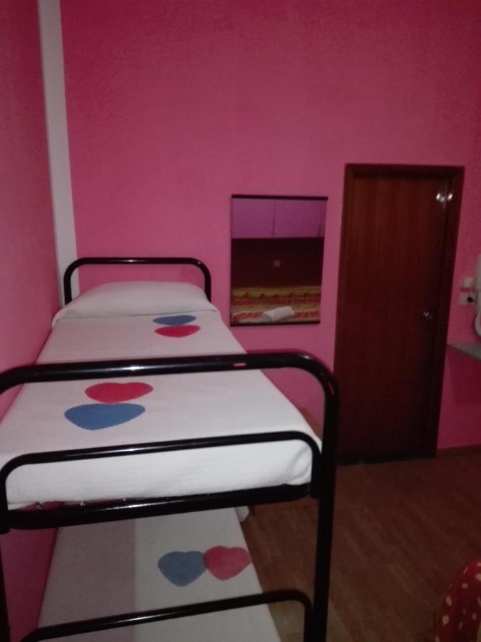 Hotel Villa Lorena Rimini Bagian luar foto