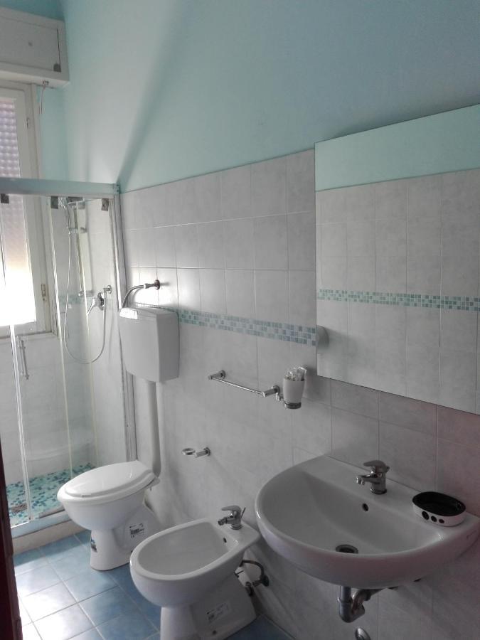 Hotel Villa Lorena Rimini Bagian luar foto