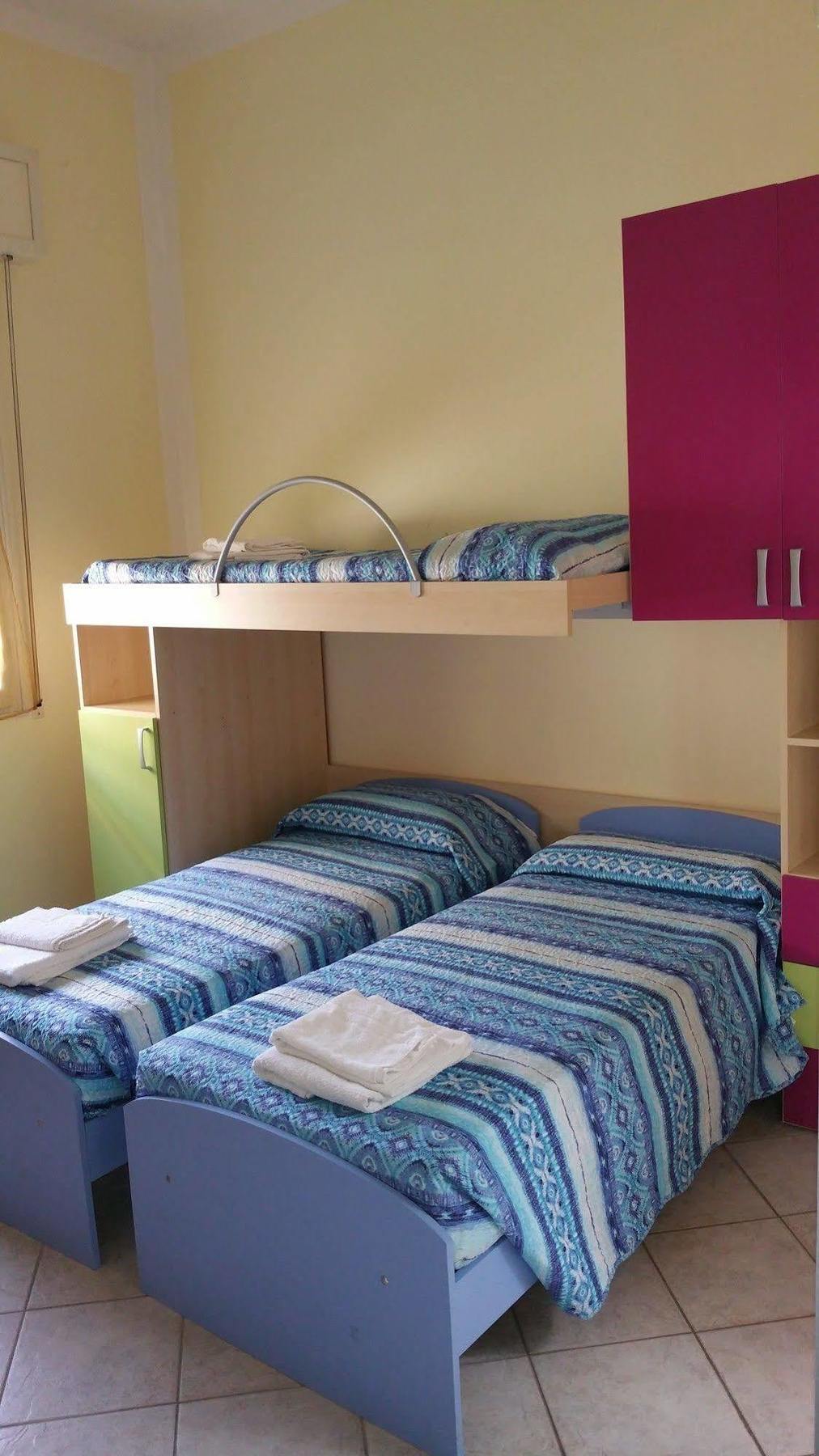 Hotel Villa Lorena Rimini Bagian luar foto